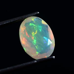 2.75 Cts Natural ethiopian gemstone faceted oval white opal - 403