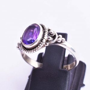 Natural Amethyst & Solid 925 Sterling Silver Gemstone Ring - R 1366