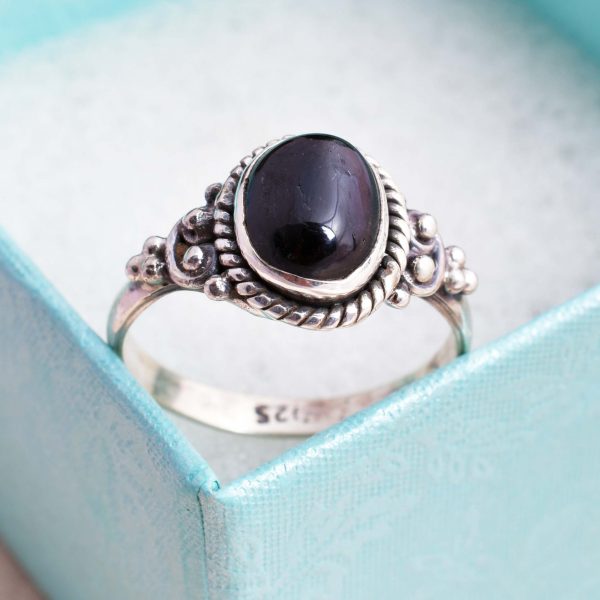Natural Black Onyx & Solid 925 Sterling Silver Gemstone Ring - R 1359