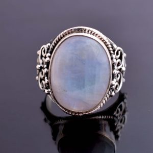 Natural Moonstone & Solid 925 Sterling Silver Gemstone Ring - R 1585