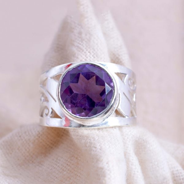 Natural Amethyst & Solid 925 Sterling Silver Gemstone Ring - R 1628