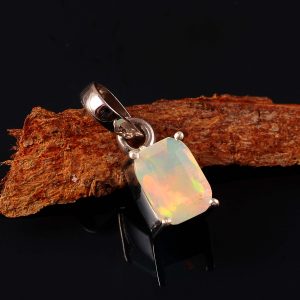 Natural ethiopian Opal Stone 925 Sterling Silver Pendant Jewelry P-537