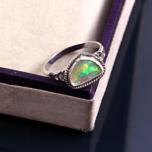 Natural Ethiopian White Opal 925 Sterling Silver Gemstone Ring - R344