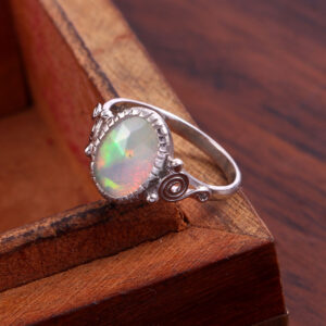 Natural Ethiopian White Opal 925 Sterling Silver Gemstone Ring - R342