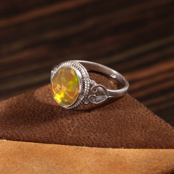 Gemstone Natural Ethiopian Opal 925 Sterling Silver Gemstone Ring - R675